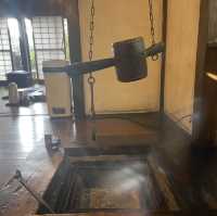 일본 전통화로에 꼬치구이를, 산로쿠엔(山麓園)