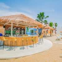 “ The Beach กลางกรุง