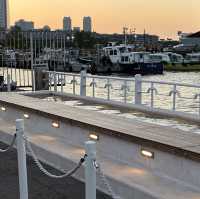 【横浜】山下公園の新名物、海沿いの足湯スポット&THE WHARF HOUSE