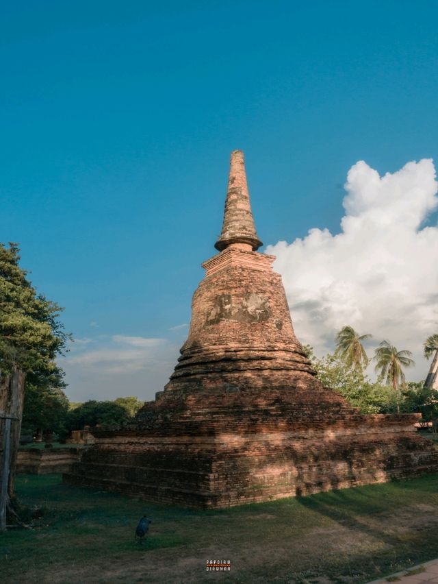 เดินตลาดพื้นเมืองที่รวมของสุโขทัยไว้ที่นี่