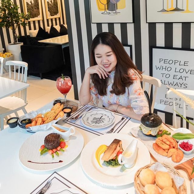 เลอความลัค | เอกมัย ร้านสวยมาก