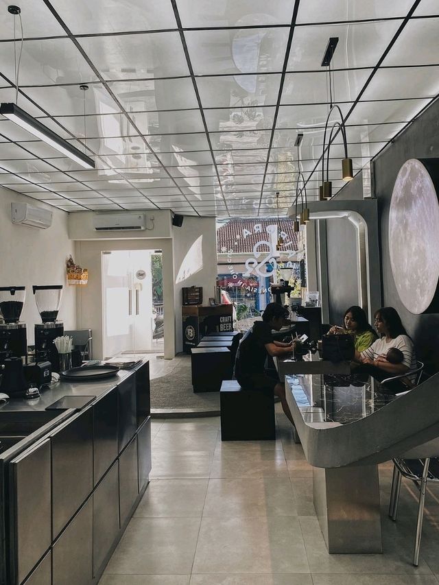 Saibora Cafe & Bar
