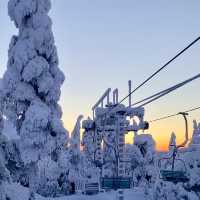 白雪紛飛：吉華滑雪場