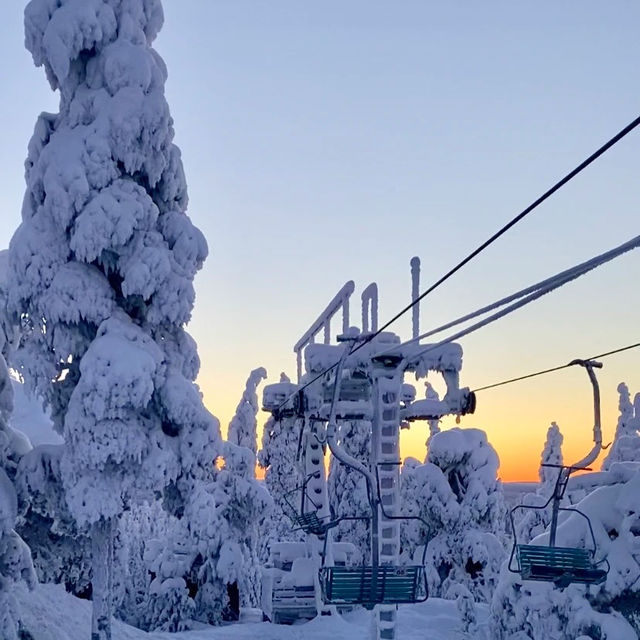 白雪紛飛：吉華滑雪場