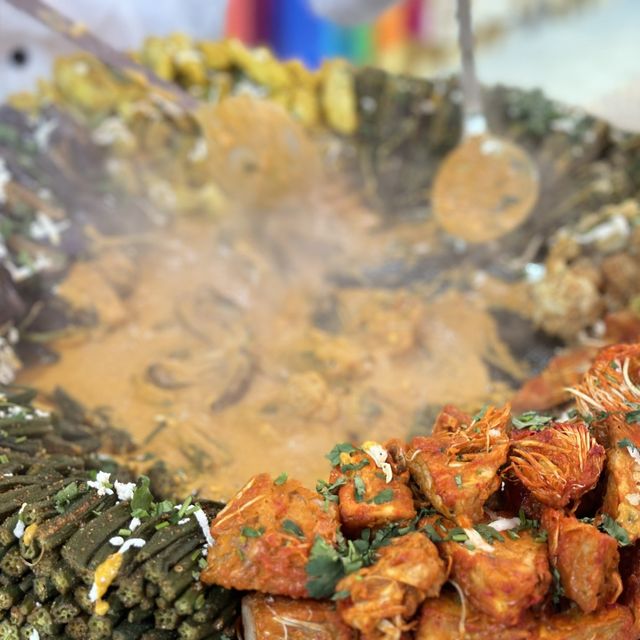 Indian vibes with gorgeous Indian food🫶