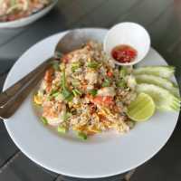 มื้อกลางวันสุดฟิน กับวิวอ่าวบางเบ้า เกาะช้าง