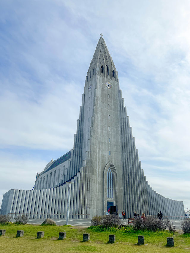 Hallgrímskirkja: Iceland's Iconic Church ⛪ 