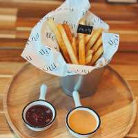 Themoon คาเฟ่เขาพนม