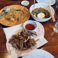 ก๋วยเตี๋ยวผักหวานอยุธยา
