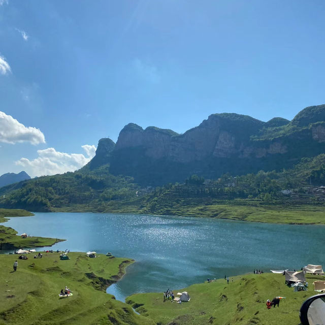 名馬軒營地：湖光山色，春天好去處