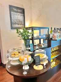 Baan 104 คาเฟ่บ้านล้านนาโคโลเนียลย่านวัดเกต