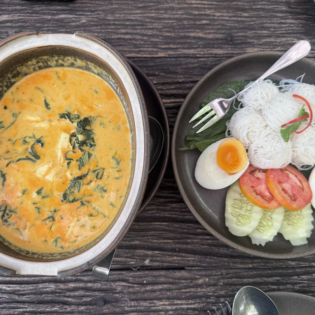 Bahn Suan Sathorn