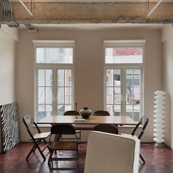 Unique Bangkok Restaurant: Vondercic Cafe, Delicious Coffee and Minimalist Design Attract Tourists