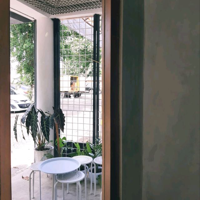 THE NEW PLACE IS WIDER THAN BEFORE, WITH AN OUTDOOR AREA IN THE FRONT