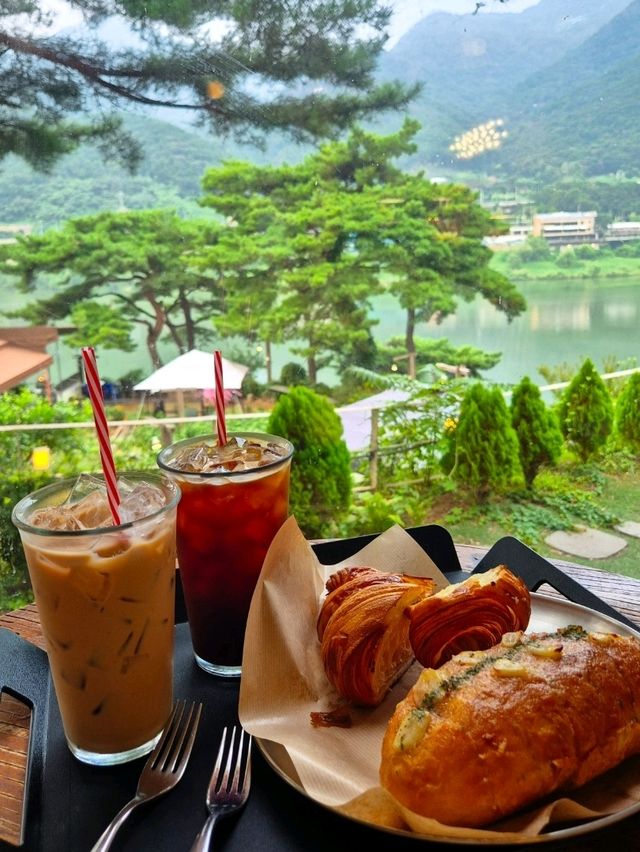 경기도 하남, 한강뷰와 정원이 근사한 베이커리 카페 [브레드 쏭 팔당 미사강변점]