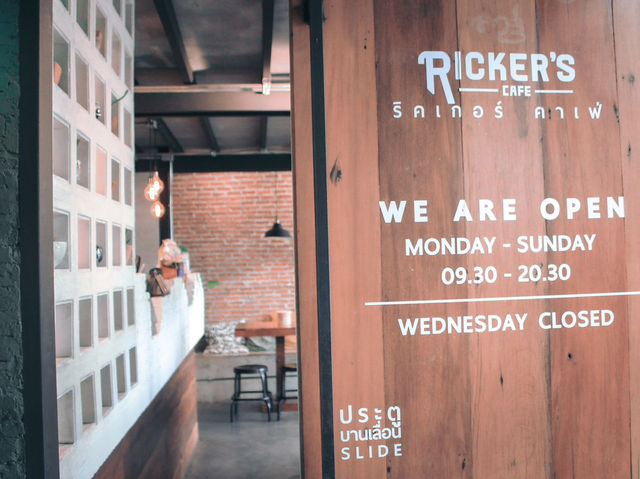 รีวิว Ricker Cafe สามชุก (สุพรรณบุรี)