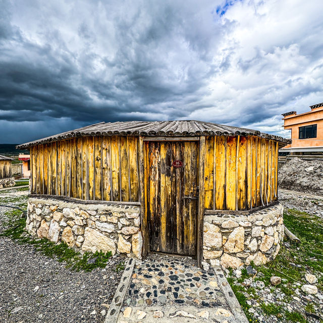 Relaxing Retreat: Hot Springs in Litang, Ganzi Prefecture