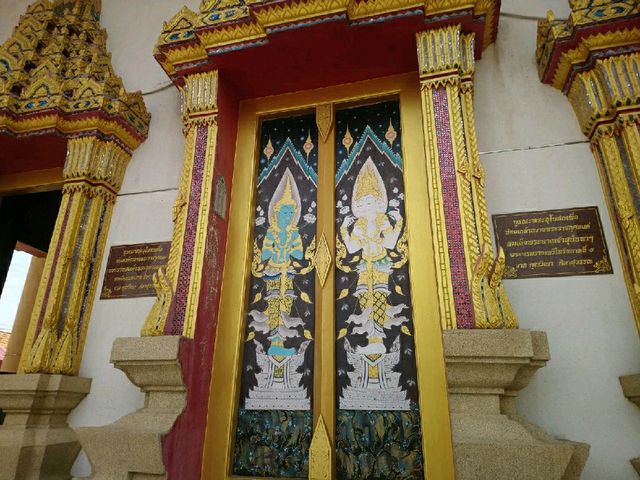 ไหว้พระวัดช่องลม..ท่าฉลอม