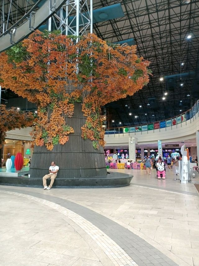 เดินห้างย่านบางนาวันหยุด