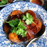 Eat like a local @ Rongros, an authentic Thai eatery by the riverbank of Chao Pharaya River