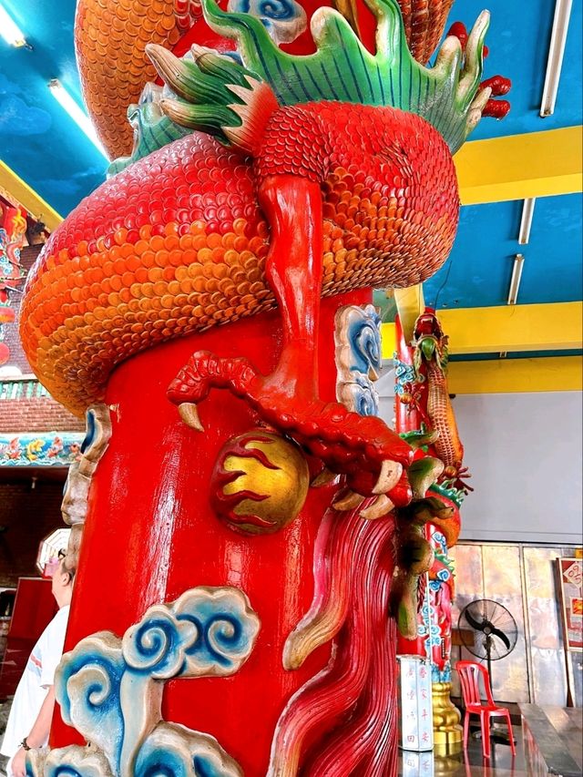 Black Dragon Cave Temple in Yong Peng 