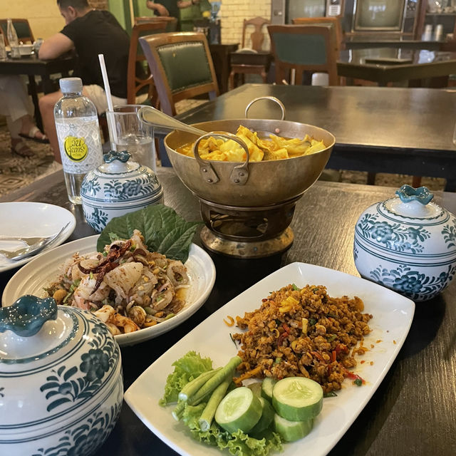 วันจันทร์ ร้านอาหารใต้ ให้ความรู้สึกทานข้าวที่บ้าน