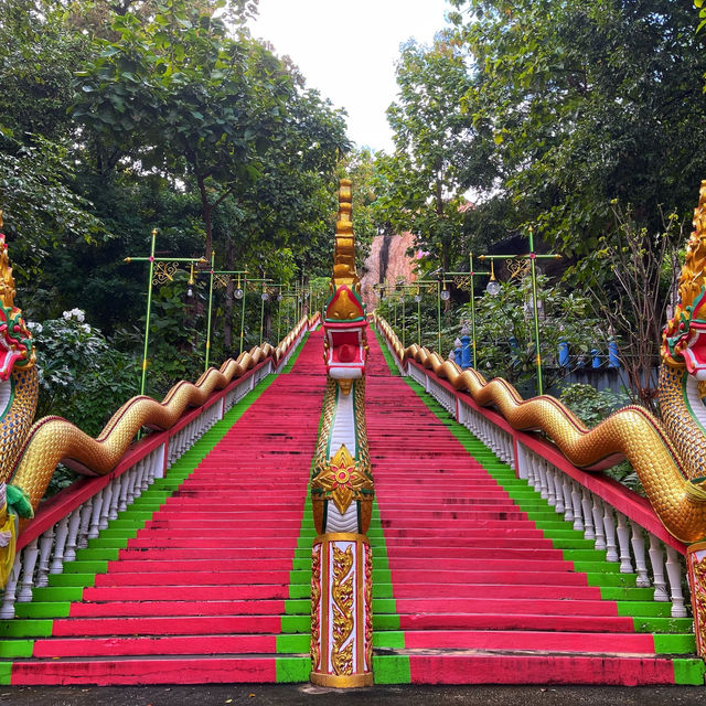 วัดพระพุทธบาทเขาสมอแคลง 