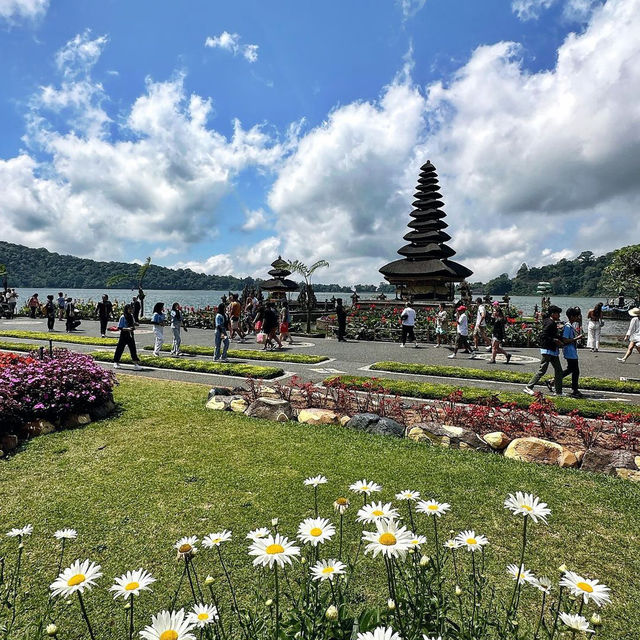 Exploring Pura Ulun Danu Bratan: Bali’s Floating Temple