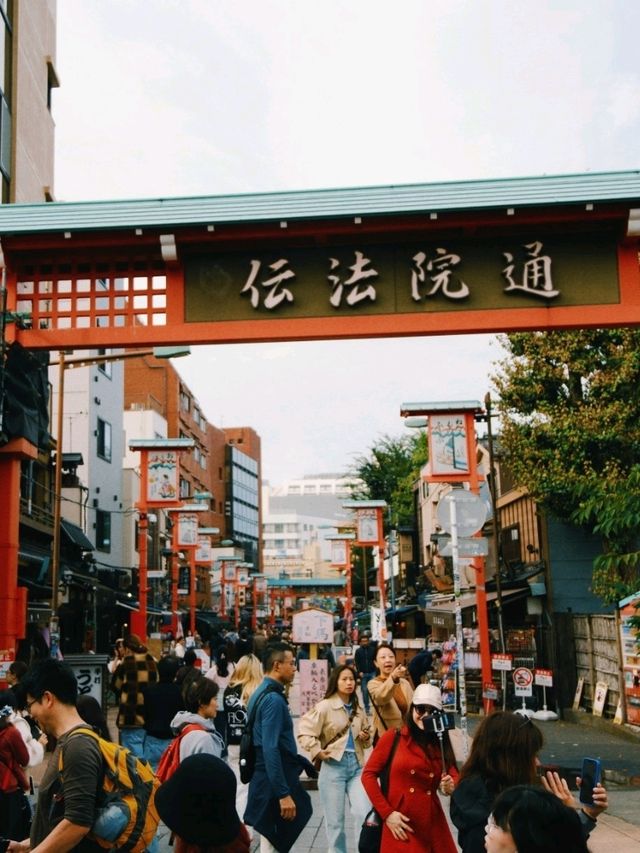 ขอพรที่ Sensoji Temple  (วัดอาซากุสะ) 