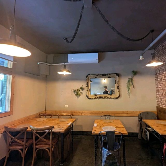 溫馨可愛的越南小館子：婆婆河粉小館 - PopoPhở