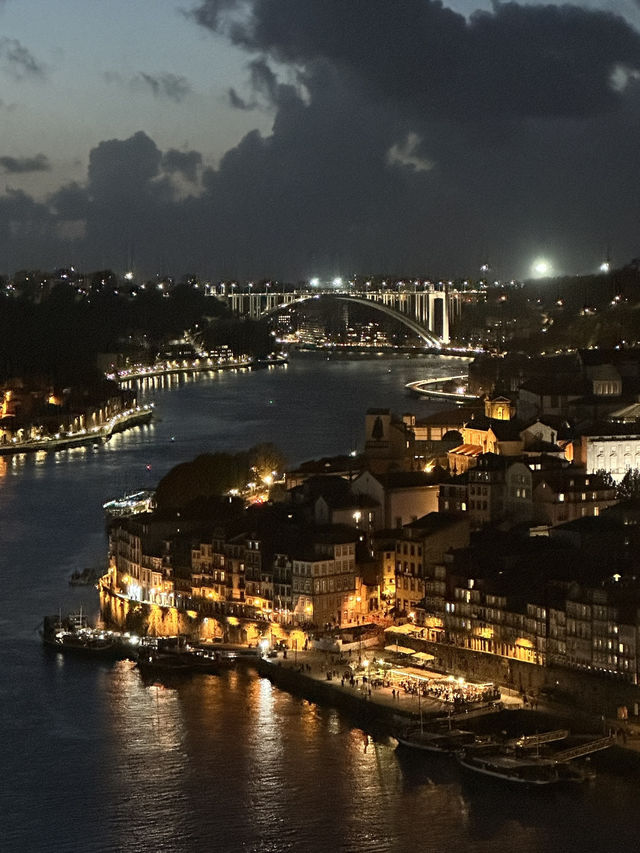  Walk Across History: The Luis I Bridge in Porto, Portugal