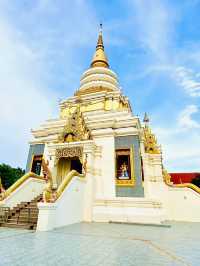 วัดสวยพัทยา วัดท่องเที่ยวทำบุญยอดนิยม
