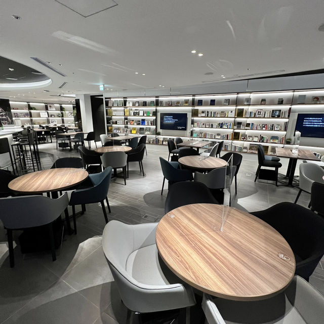 Books, Pasta, and Mocktails—A Perfect Lunch Break