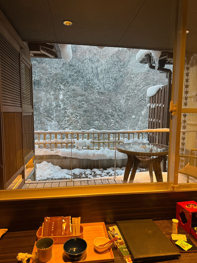 祖谷🏨望住雪景浸溫泉♨️