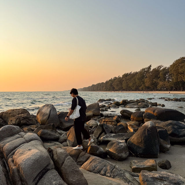 “ลานหินขาว” จ.ระยอง จุดชมพระอาทิตย์ตกที่สวยมาก🏝️🌅