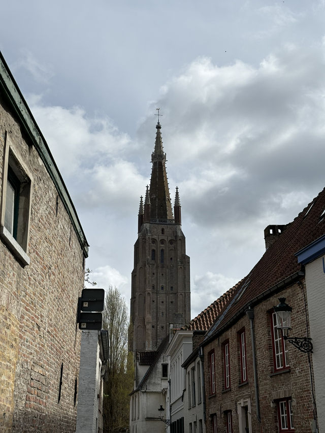 🇧🇪 A Fairytale Day Trip to Bruges: Belgium’s Most Charming Ancient Town 🏰