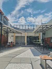 LOYALATTE COFFEE & EATERY