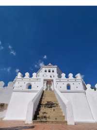 Phra Sumen Fort