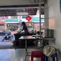มุกดา ก๋วยเตี๋ยวไก่บ้าน