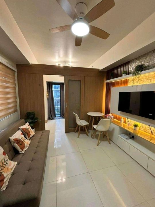 ₱2,499 - 4pax