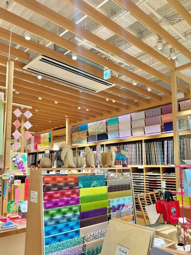 📚 日本の文房具好き必見！宝物のような文房具店ガイド ✨