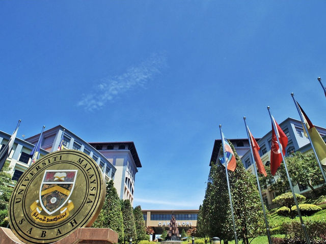 From Campus to Coastline: Experiencing UMS’s Breathtaking Views!"🏖️🎓  