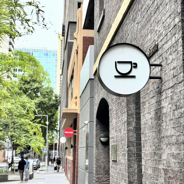 🇦🇺 歴史的建築を活かしたスタイリッシュな空間のカフェ
