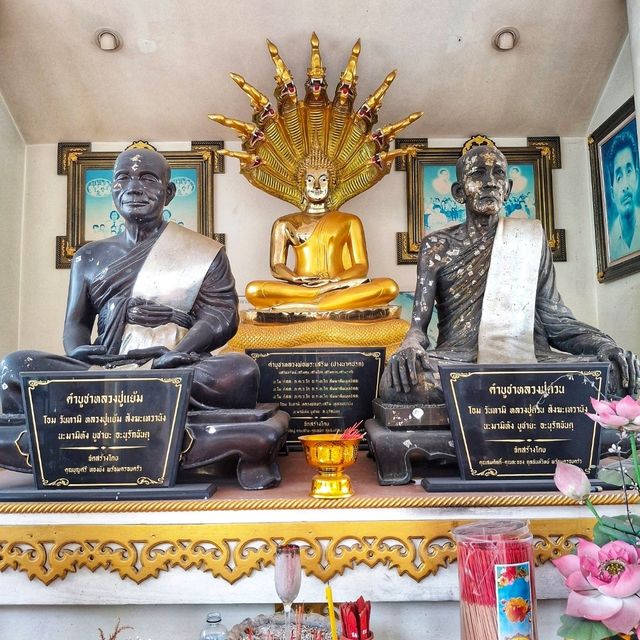 สักการะพระพุทธรักษาเมือง ณ วัดกระจัง