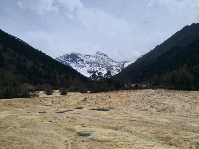 Huanglong in May: Still not at its full beuty