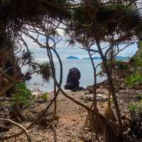 เเหลมตุ๊กตา หาดลับ เกาะหมาก จังหวัดตราด