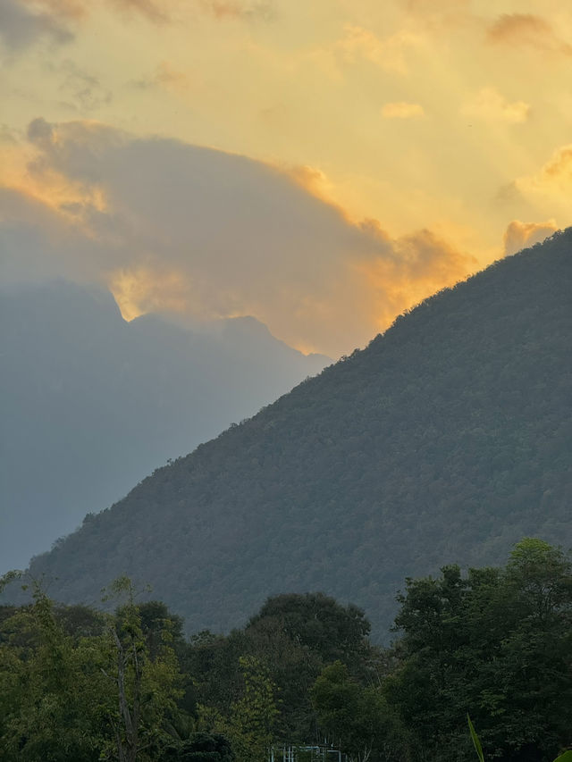 ที่พักวิวดอยหลวงเชียงดาว จ.เชียงใหม่ 🏡⛰️🌤️🐶