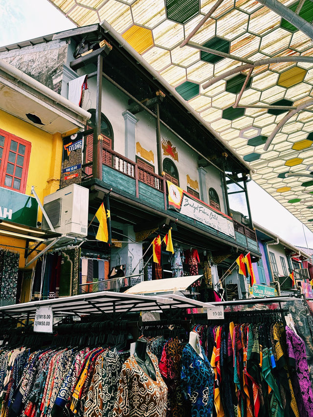 Time Travel on Foot – A Heritage Stroll Through Kuching Old Town!