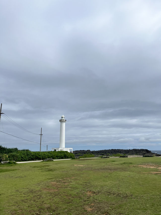 《沖繩海景推薦》登上殘波岬燈塔，眺望無敵蔚藍海景！