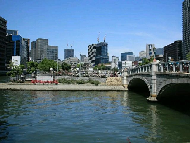 Nakanoshima Park – A Serene Oasis in the Heart of Osaka
